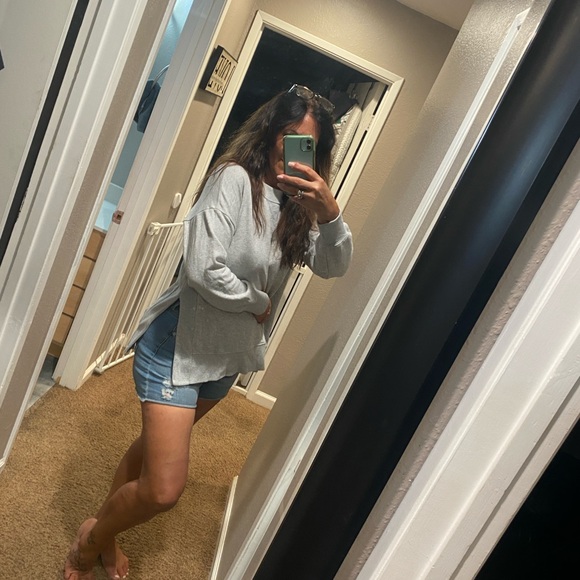 American Eagle Aerie Oversized Sweatshirt Size XS Like New- gray - slits on side - Picture 6 of 6